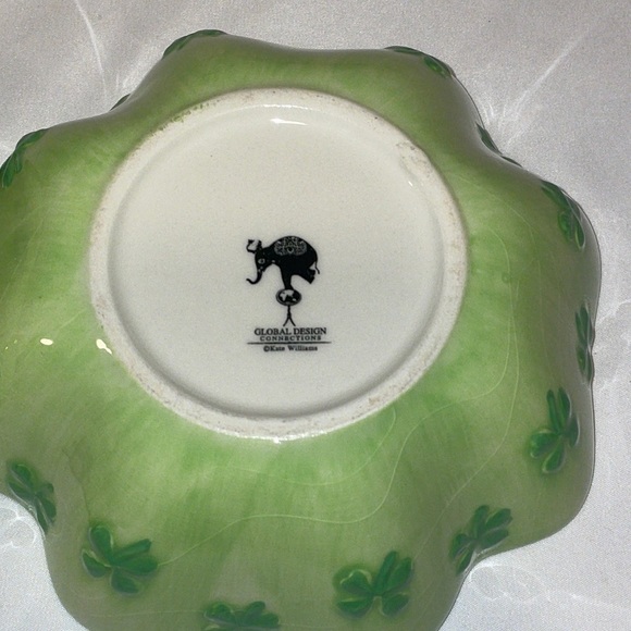 Cutest 2 pc. Set Four-leaf Clover 🍀 Bowls. - Picture 3 of 9